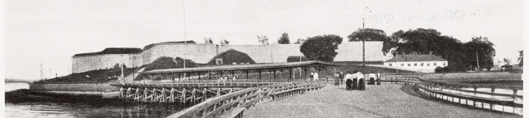 1932 walkway around plaesure bay to Fort